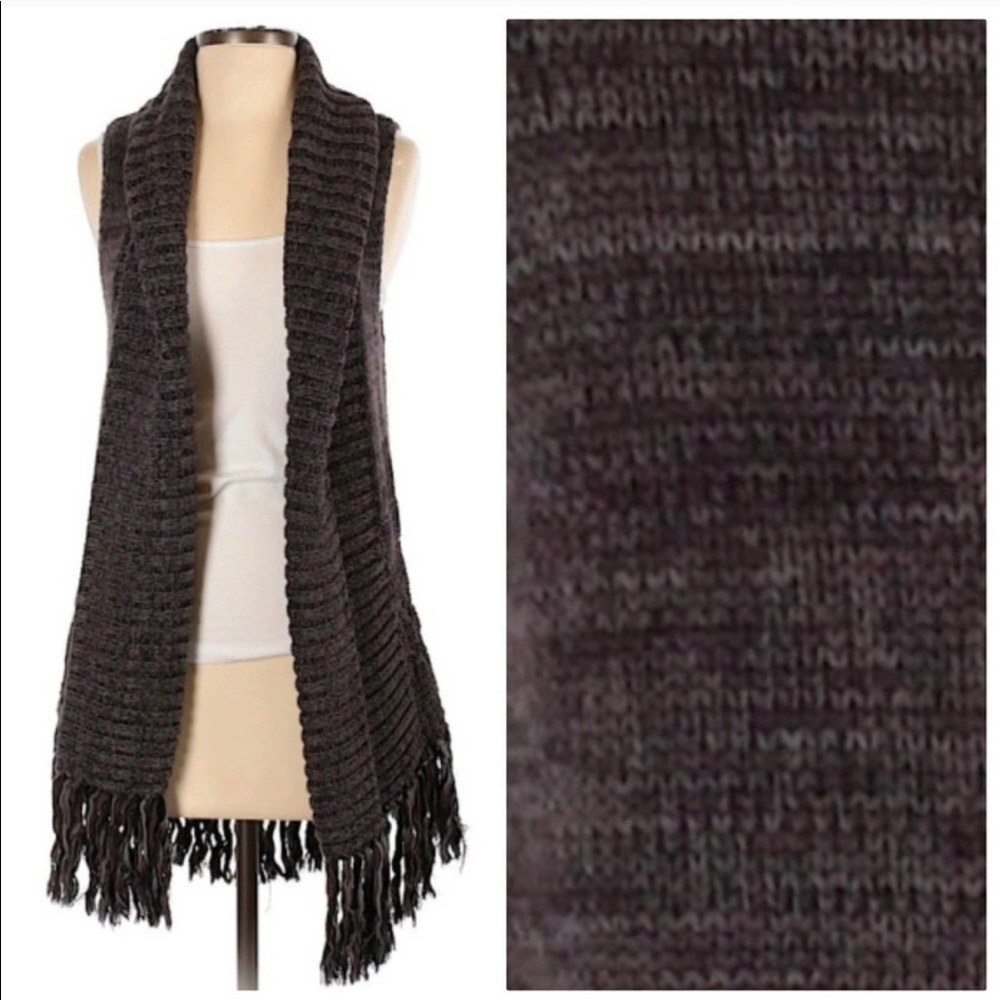 Sanctuary XS gray sleeveless long fringe knit vest